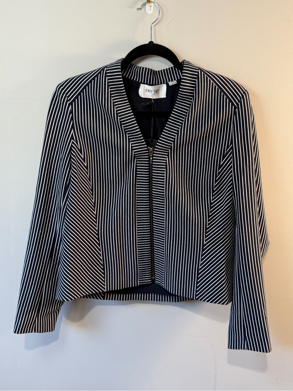 Per Se By Carlisle Black & White Vertical Stripe Collarless Zip Jacket Sz 10 NWT